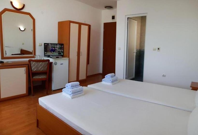 标准间带阳台, Aia Kavatsi