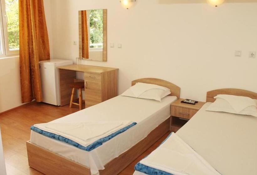 标准间带阳台, Aia Kavatsi