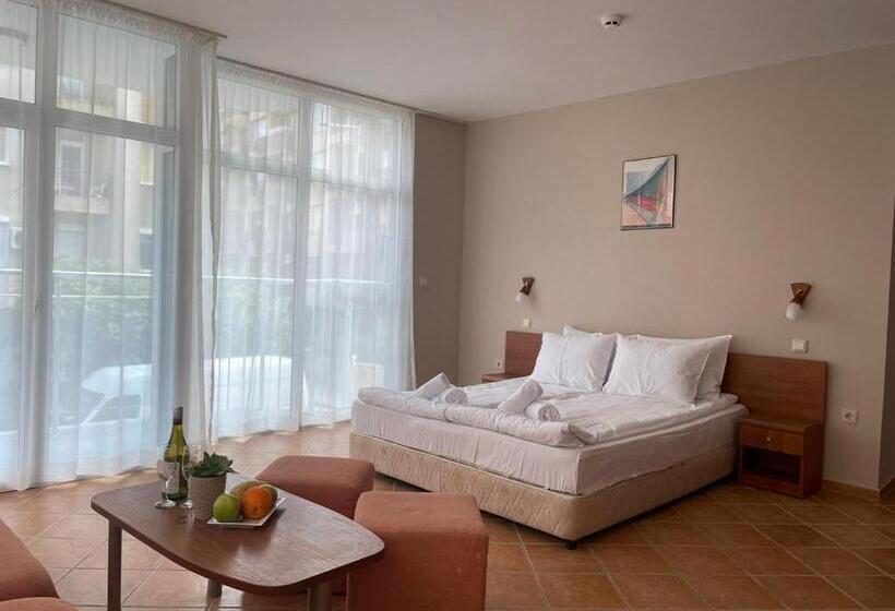 バルコニー付スタンダード４ベッドルーム, Eco Palace