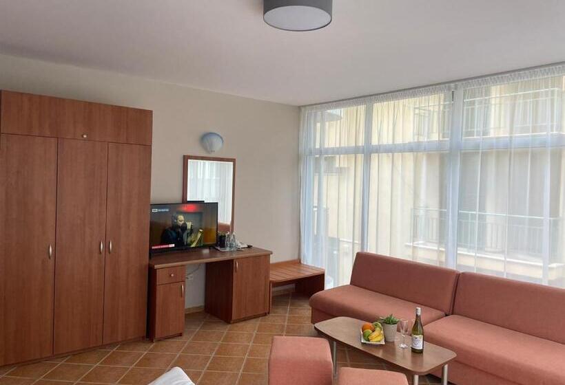 バルコニー付スタンダード４ベッドルーム, Eco Palace