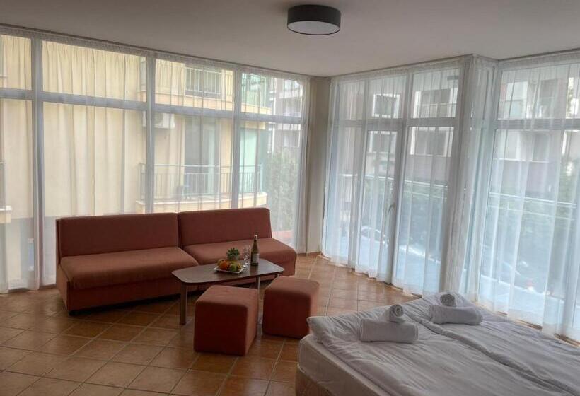 バルコニー付スタンダード４ベッドルーム, Eco Palace