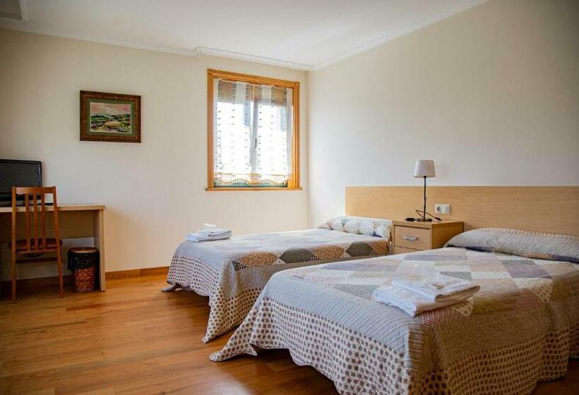 اتاق استاندارد با سرویس بهداشتی مشترک, A Lúa Do Camiño