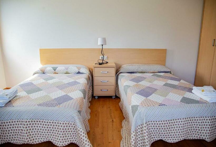 اتاق استاندارد با سرویس بهداشتی مشترک, A Lúa Do Camiño