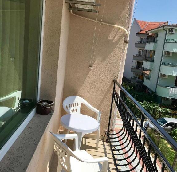 غرفة قياسية داخلية, Guest House Natali