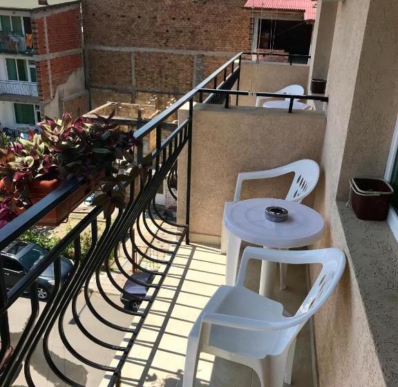 غرفة قياسية داخلية, Guest House Natali