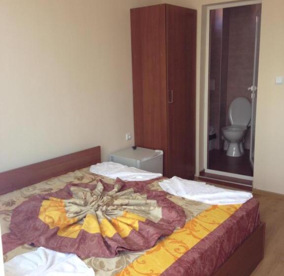 غرفة قياسية داخلية, Guest House Natali