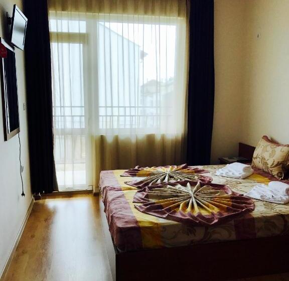 غرفة قياسية مع حمام خارجي, Guest House Natali