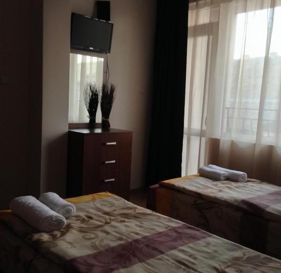 غرفة قياسية مع حمام خارجي, Guest House Natali