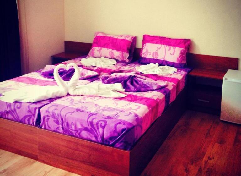 غرفة قياسية مع حمام خارجي, Guest House Natali