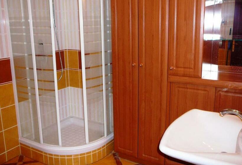 Четырехместный Номер Стандарт, Nyugalom Szigete Vendégház Szigliget