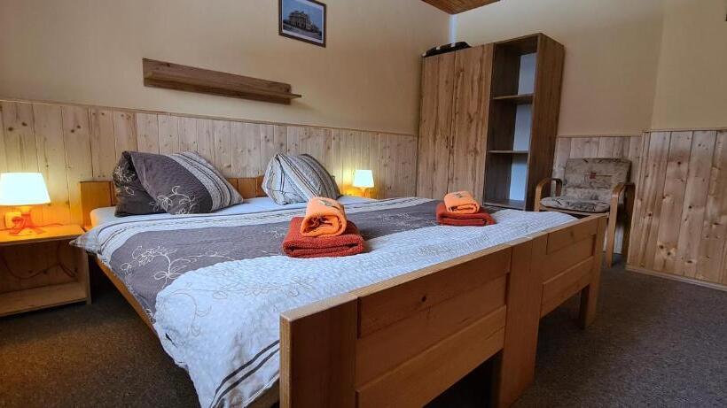 4인용 스탠다드 룸, Pension Popelka