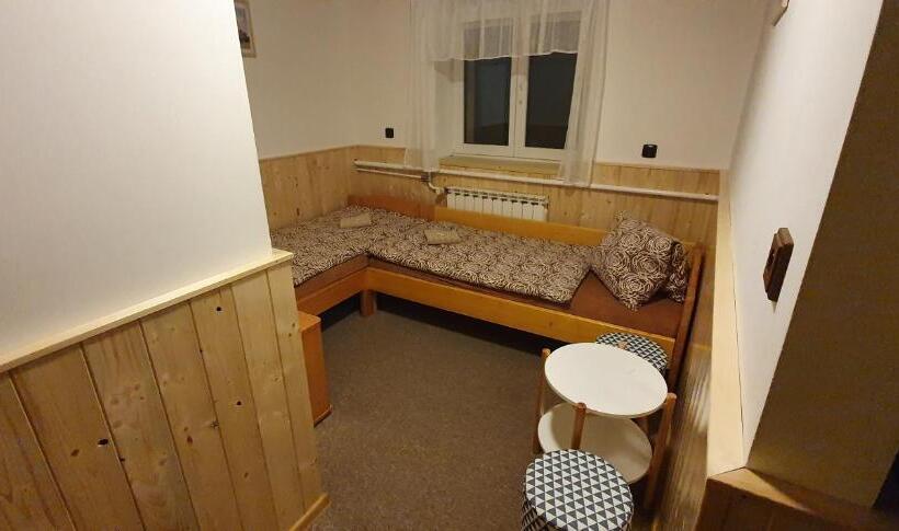 4인용 스탠다드 룸, Pension Popelka