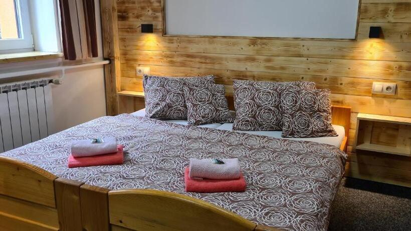 4인용 스탠다드 룸, Pension Popelka