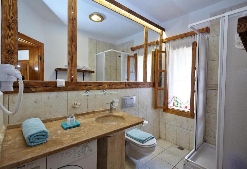 غرفة قياسية رباعية, Villa Vali