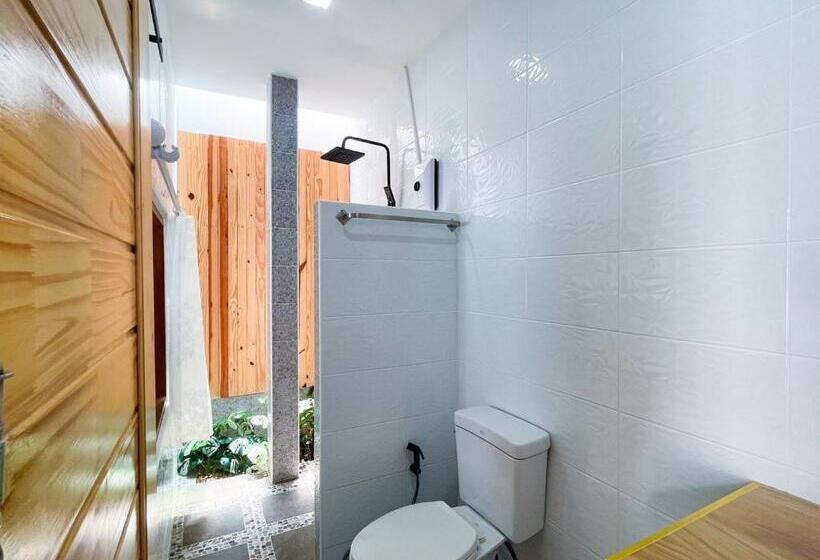 חדר דלוקס, Aiem Sa Ard At Kohlarn