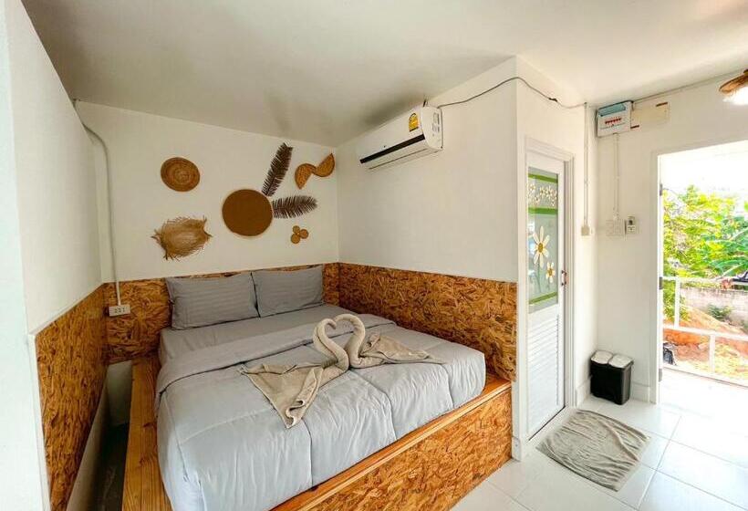 バルコニー付きスタンダードルーム, Aiem Sa Ard At Kohlarn