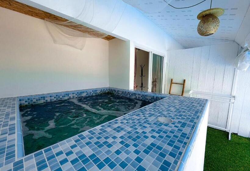 バルコニー付きスタンダードルーム, Aiem Sa Ard At Kohlarn