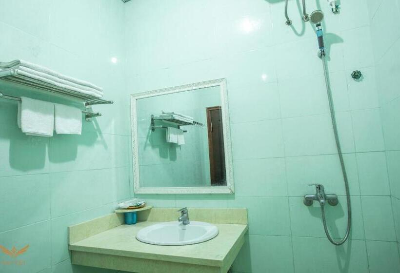 اتاق استاندارد چهار تخته, Sao Việt Hotel Vinh