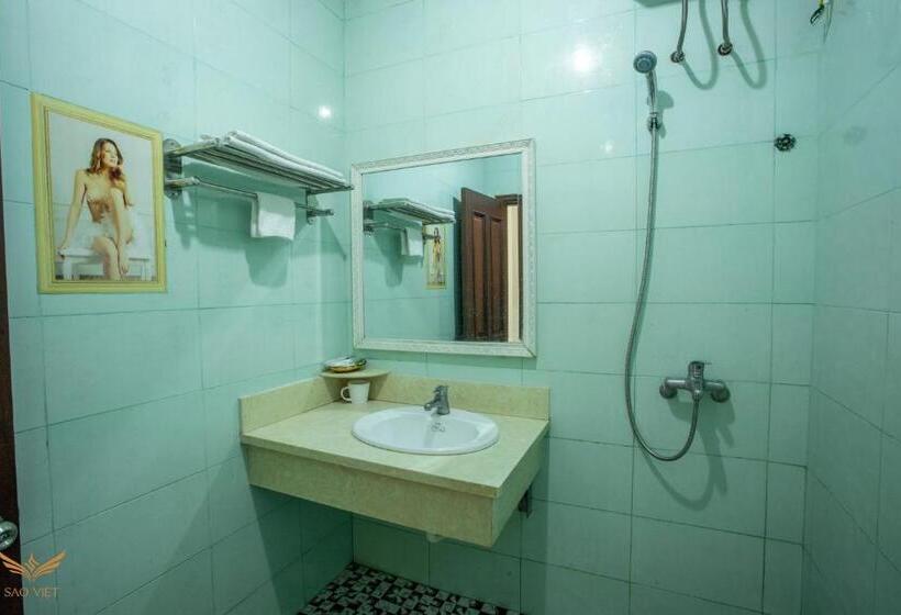 اتاق استاندارد سه نفره, Sao Việt Hotel Vinh