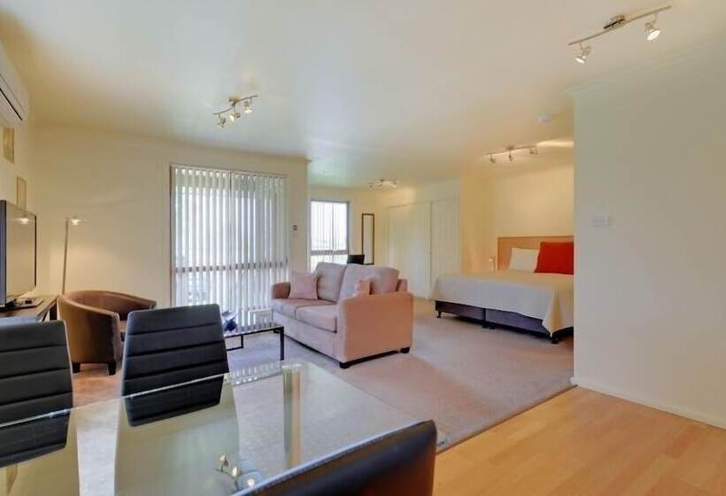 스탠다드 스튜디오, Aloft Boutique Accommodation