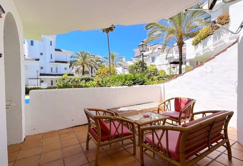 Superior-huoneisto 3 Makuuhuonetta, Serinamar  Los Naranjos De Marbella