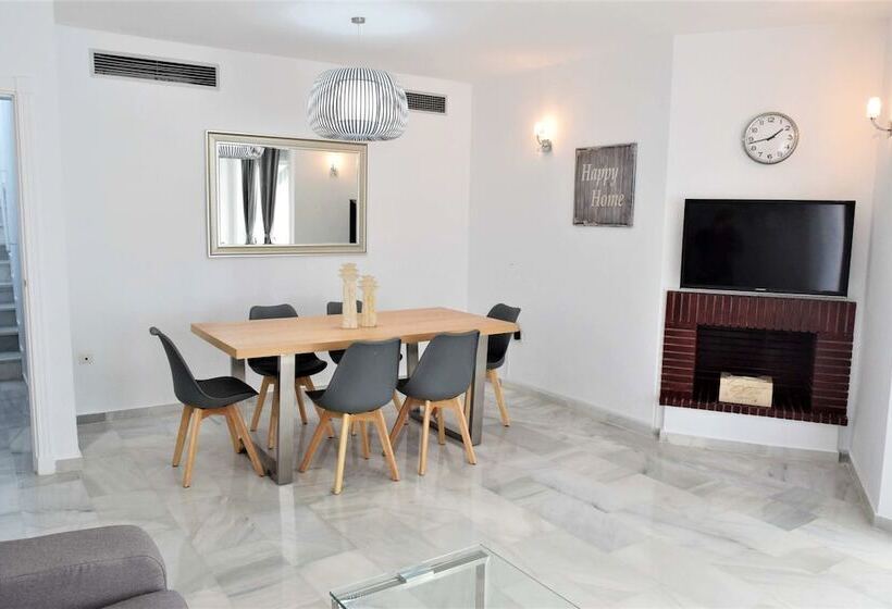 דירת פנטהאוז 1 חדרי שינה, Serinamar  Los Naranjos De Marbella