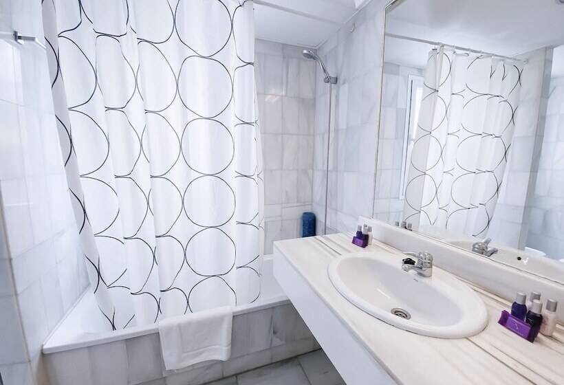 דירת שלושה חדרים, Serinamar  Los Naranjos De Marbella