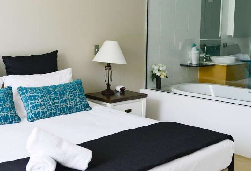 2 Bedroom Apartment Pool View, Aria Apartments