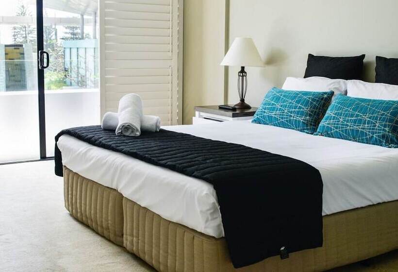 2 Bedroom Apartment Pool View, Aria Apartments