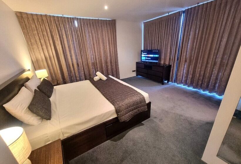 3 Bedroom Apartment Pool View, Aria Apartments