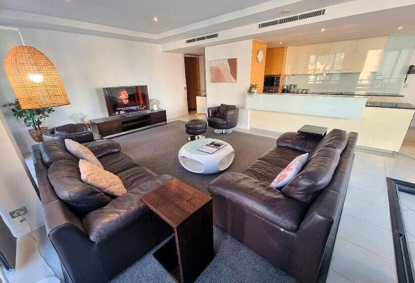 3 Bedroom Apartment Pool View, Aria Apartments