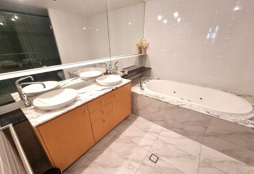 3 Bedroom Apartment Pool View, Aria Apartments