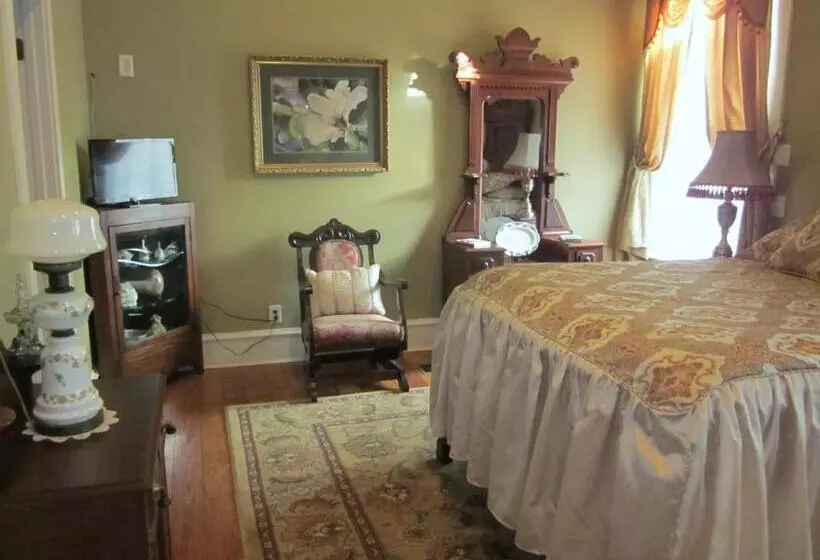 バスタブ付きスタンダードルーム, Baer House Inn