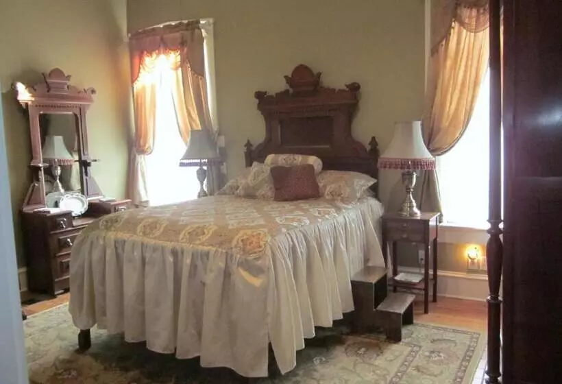 バスタブ付きスタンダードルーム, Baer House Inn