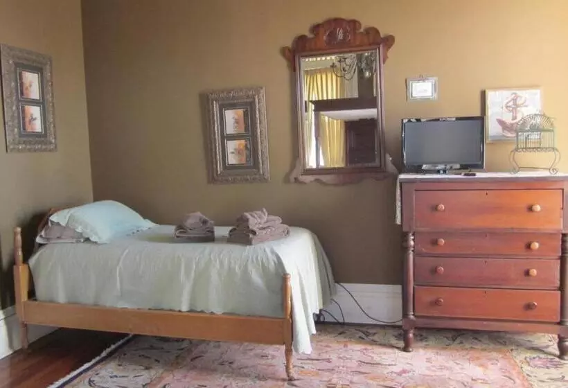 バス共有のスタンダードルーム, Baer House Inn