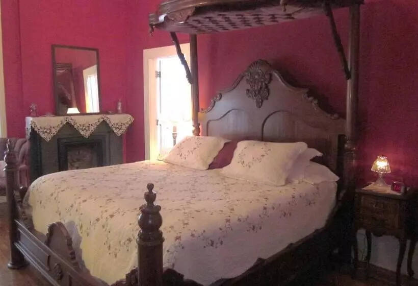 キングサイズベッドのスタンダードルーム, Baer House Inn