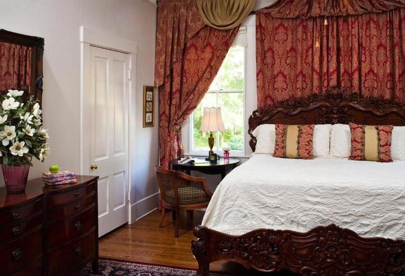 带大床的高级房间, Devereaux Shields House