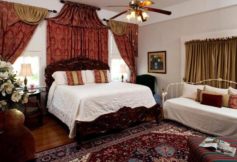 带大床的高级房间, Devereaux Shields House