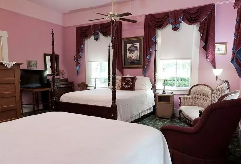 スタンダードルーム, Devereaux Shields House