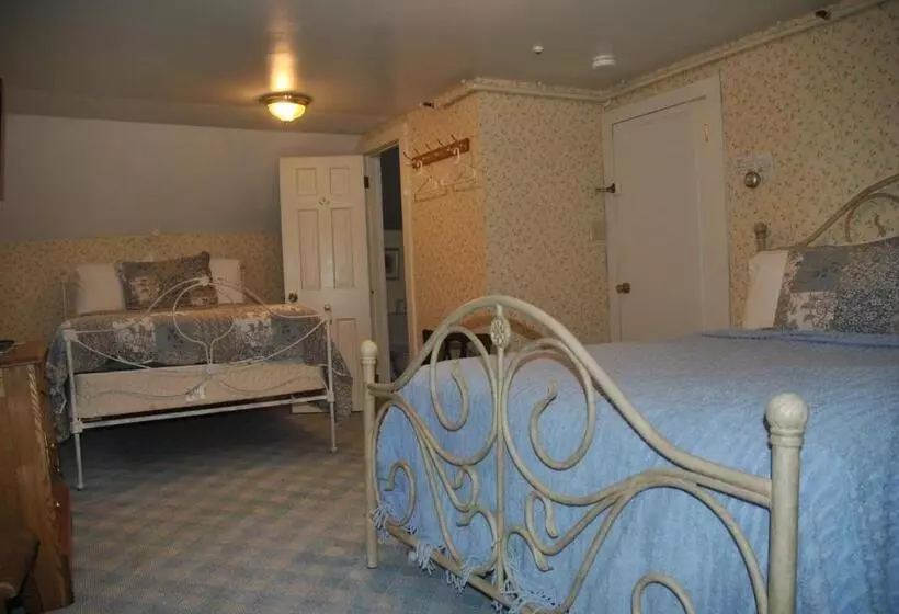 デラックスの4人部屋, Echo Lake Inn