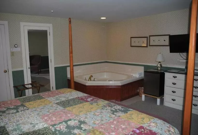 キングサイズベッドのデラックスルーム, Echo Lake Inn