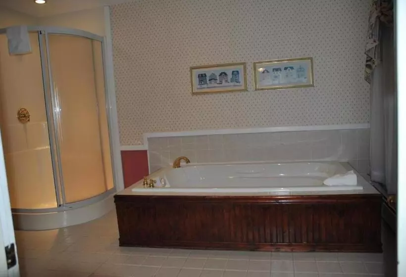 キングサイズベッドのデラックスルーム, Echo Lake Inn