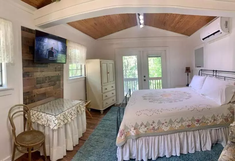 キングサイズベッドのデラックスルーム, Lamb S Rest Inn