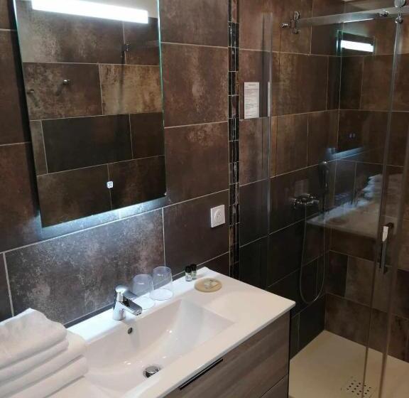 חדר סטנדרט לארבעה נוף לים, Auberge Ferayola