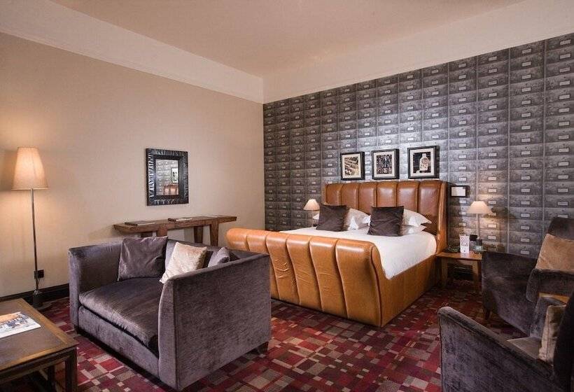 Полулюкс, Du Vin Birmingham