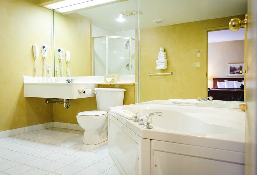 Lakosztály, Peterborough Inn & Suites