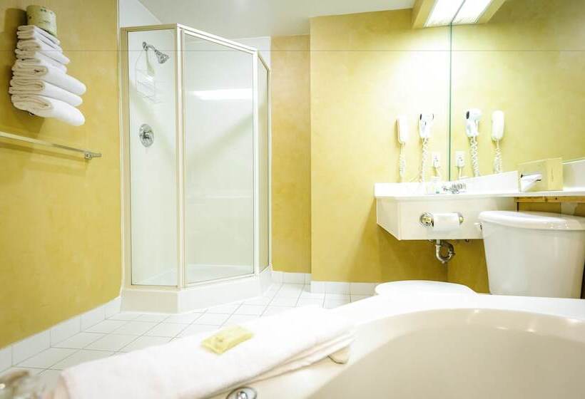 家庭套房, Peterborough Inn & Suites