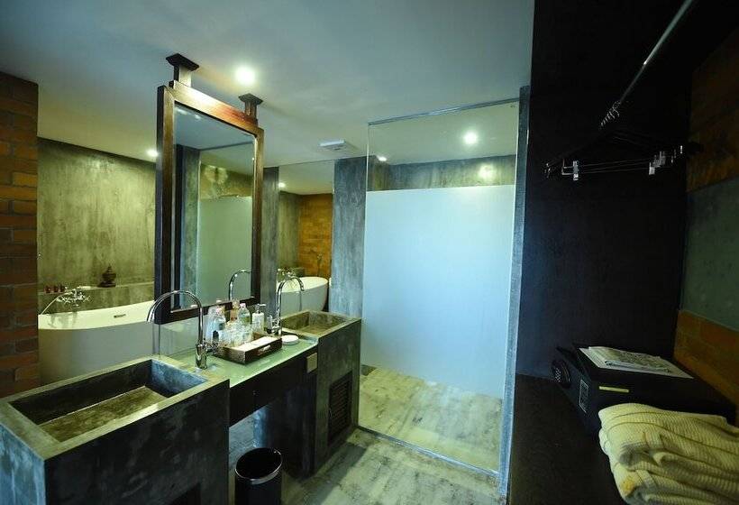 سوئیت خانواده 2 خوابه, Rose Garden