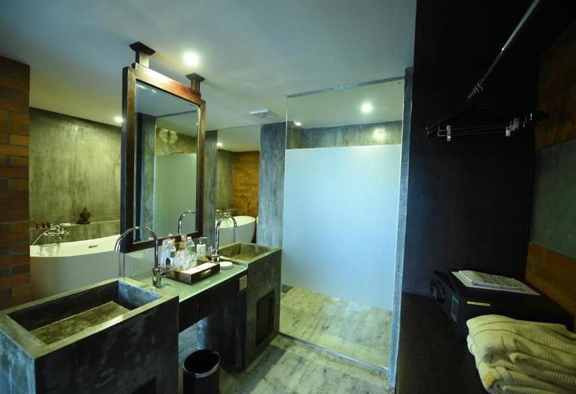 سوئیت خانواده 2 خوابه, Rose Garden