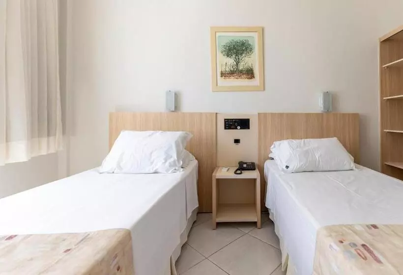 Standard Neljän Hengen Huone, Sagres Praia
